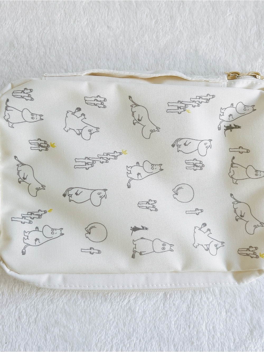 NWOT moomin characters card and passport travel pouch / bag